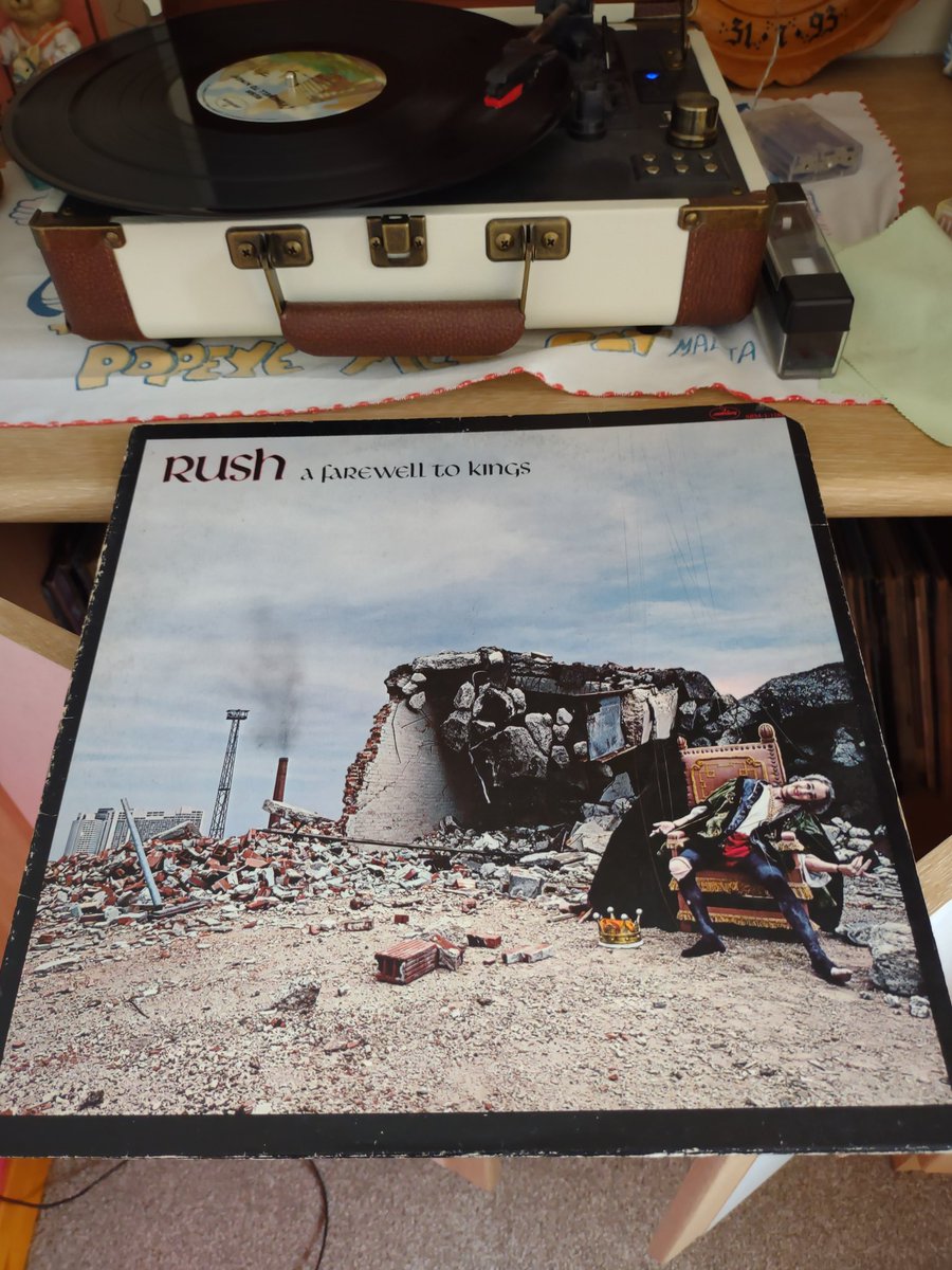 GairnsStewart's tweet image. #sundayvinyl 
@rushtheband #sergeantrock 
#vinylcommunity #vinylcollection #lovevinyl