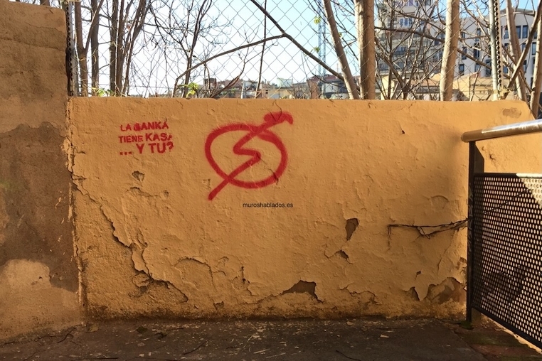 La banka tiene kasa… y tú? ift.tt/pK9CuOB #streetart #graffiti #muroshablados