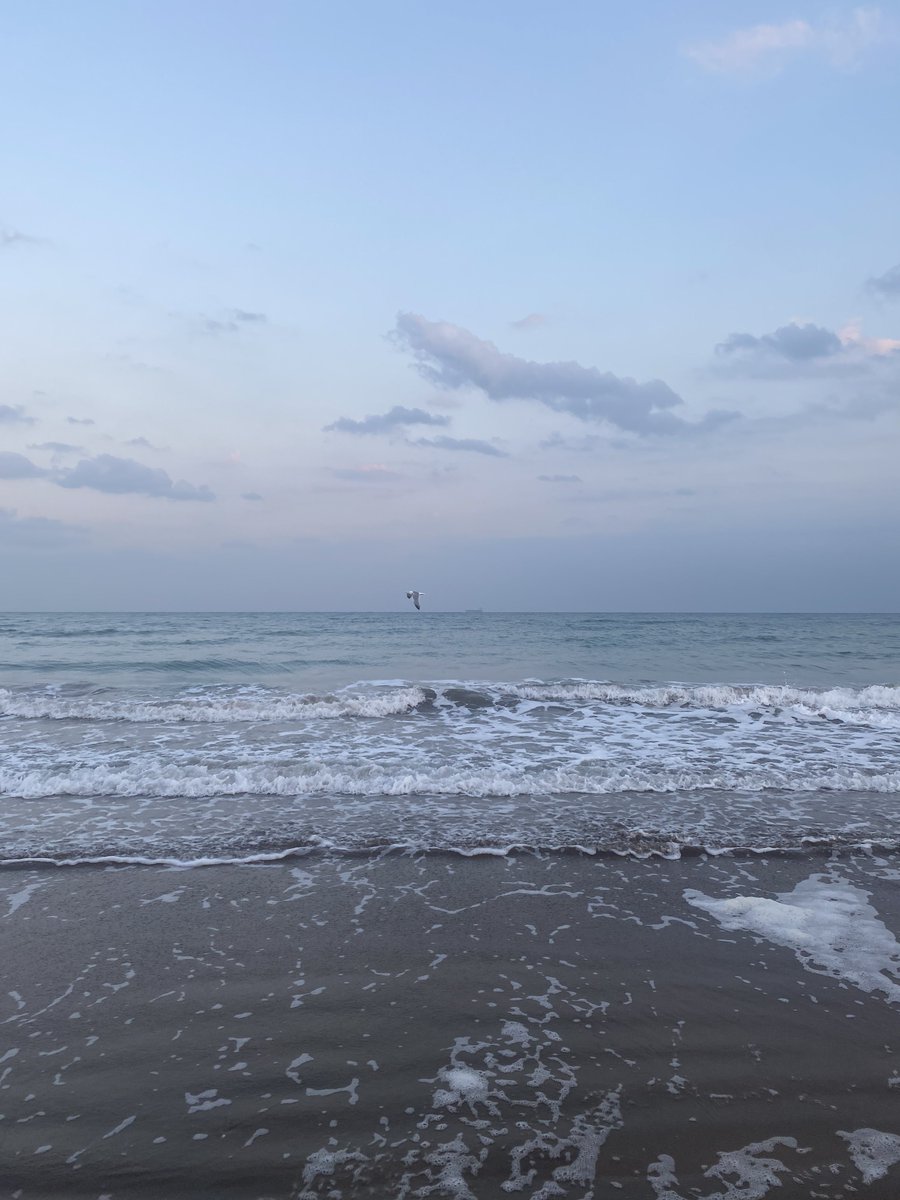 ibr74im's tweet photo. لعبتيي 🌊🤍 https://t.co/caCandTdT8