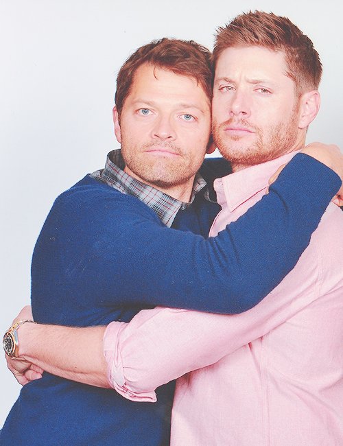Aleriya_Darling's tweet image. qrt with one of your fave JenMish pics to help get #SaveTheWinchesters and #RenewGothamKnights trending!!