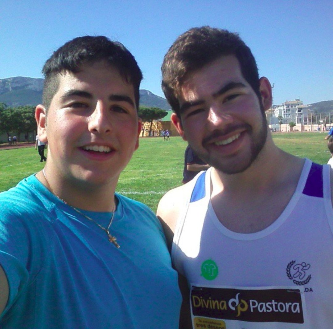 josthrow's tweet photo. El glow up de @21Aarn y yo???? https://t.co/Eu7jUcHZ99