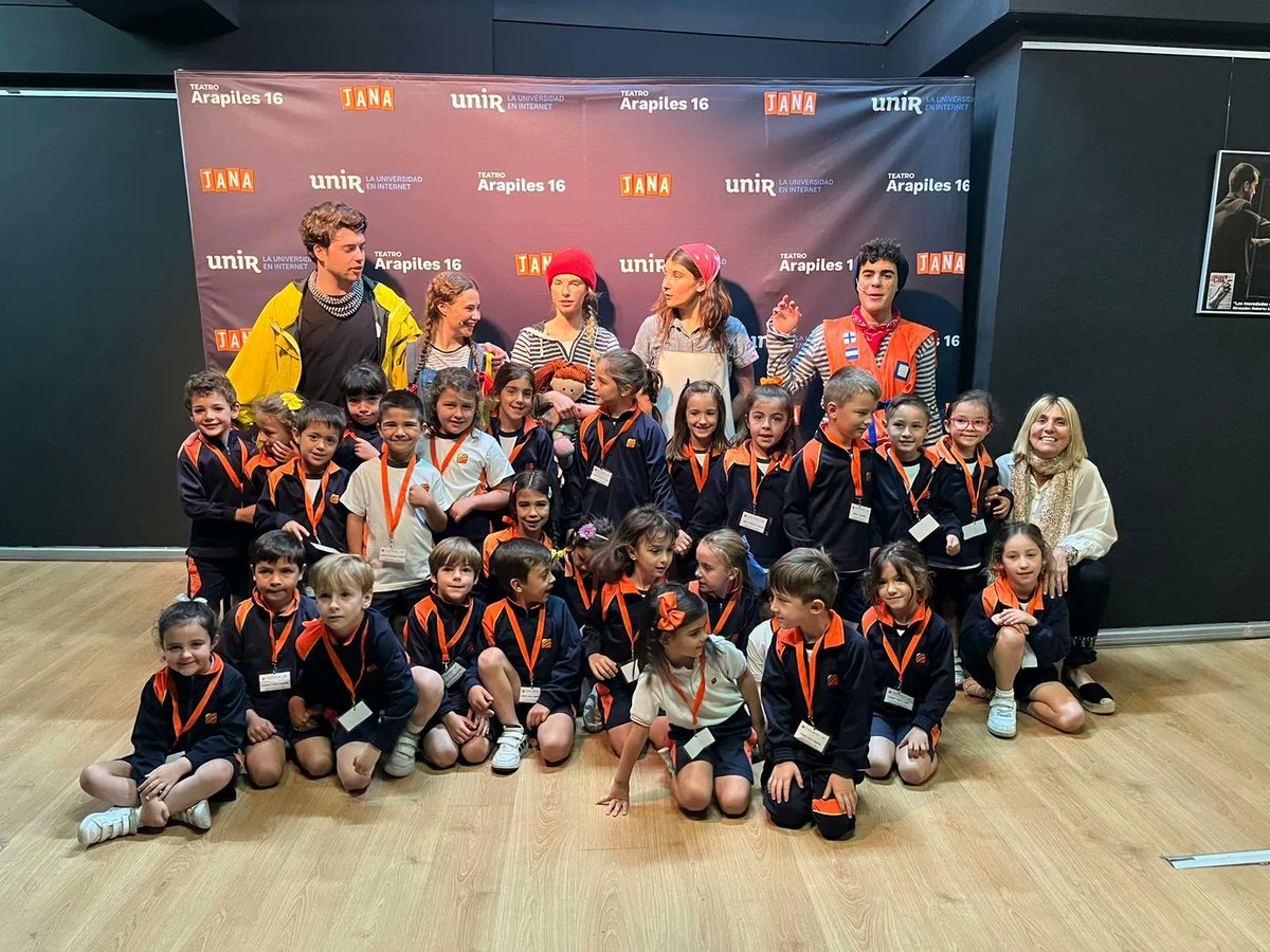 AlboradaColegio's tweet photo. ¡La leyenda del unicornio! 🦄
El pasado jueves pudimos disfrutar de una obra de teatro en Jana Producciones.
¡Qué suerte tenemos! ¡Nos gustó muchísimo! ¡Son unos artistas 👏!
#Jana #InfantilAlborada #Iamarenales #teatro #nosvamosdeexcursión #cultura https://t.co/JCNVMrHAOy