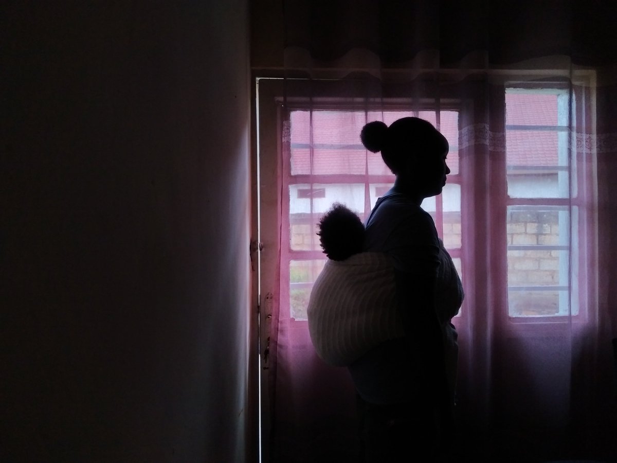 FotografaManzi's tweet photo. Giving birth is one thing, but to be a mother is a special kind of strength. Honoring all the hardworking mothers who work hard to feed their families on this mother's day. #respect #gratitude #mothersday #happymothersday #rwanda #africa #mamaafrica #EverydayPeople #RwOT https://t.co/RS7caYlh5b