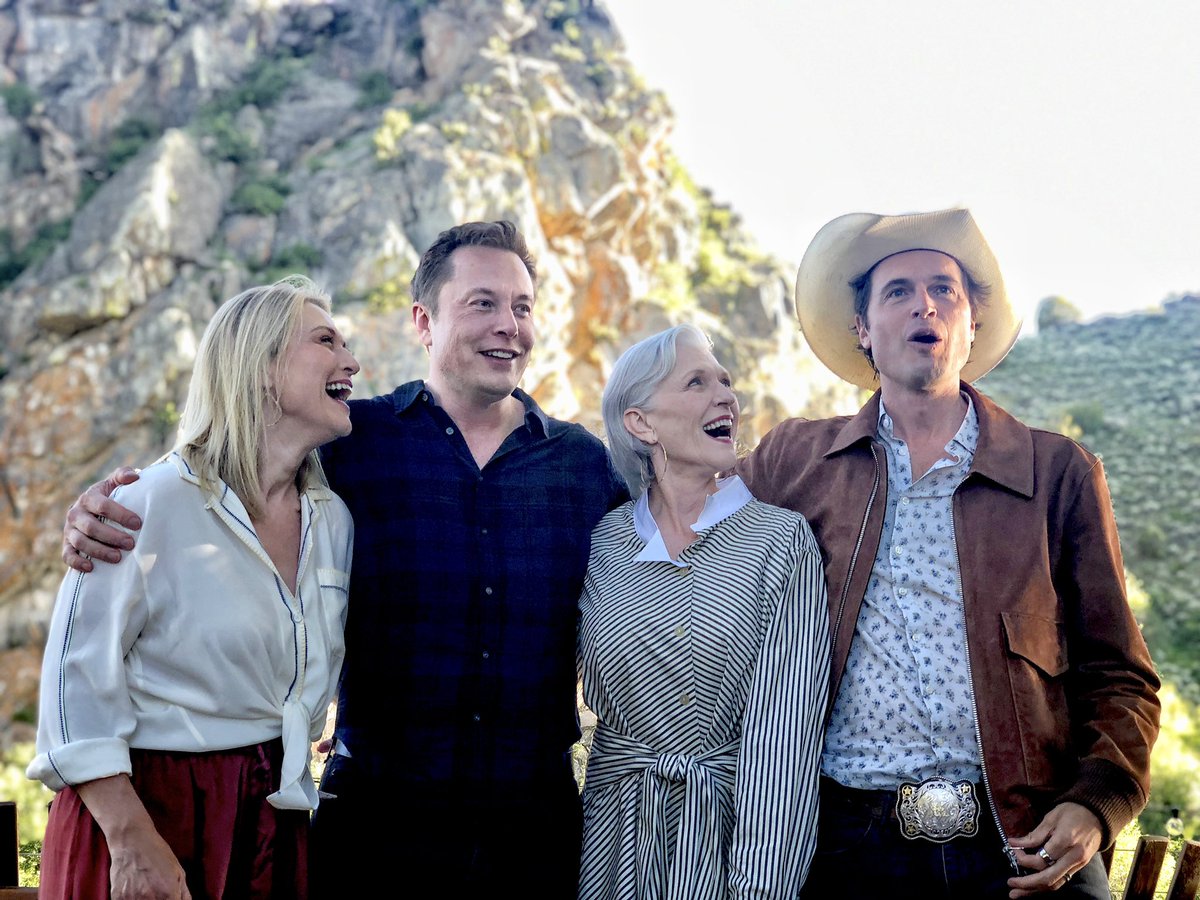 mayemusk's tweet photo. #HappyMothersDay to all mothers💞💞

I am the happiest and luckiest mom in this world, and maybe Mars😉

We laugh a lot, and support each other, a lot! 🥰🥰

Thank you @elonmusk @kimbal @ToscaMusk for bringing me so much joy🥰🥰

#AWomanmakesAPlan 📖
 #ItsGreatToBe75 💪👩‍🎓 https://t.co/FdrcHQbW1T