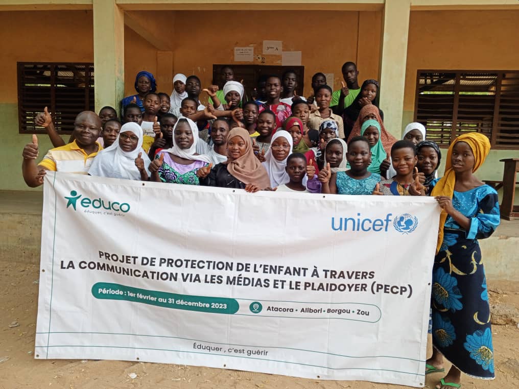 SourouRudy's tweet photo. Après 2 jrs de formatº  où 80 enfts et jeunes de la commune de Malanville ont été formés sur la protection de l'enfant dans le cadre du projet #PECP (Protection de l'Enfant à travers la Communication via les médias et le Plaidoyer) cofinancé par @EducoBenin  et @UNICEF_Benin , https://t.co/jwL2wDZ3dn