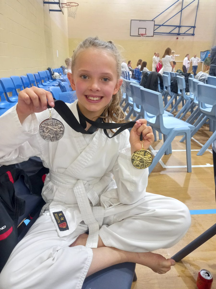JasonEv68459641's tweet photo. Well done Keela really proud of you today.
Individual gold and team silver #thisgirlcan @churchfieldprim https://t.co/SN1qTaWw4Y