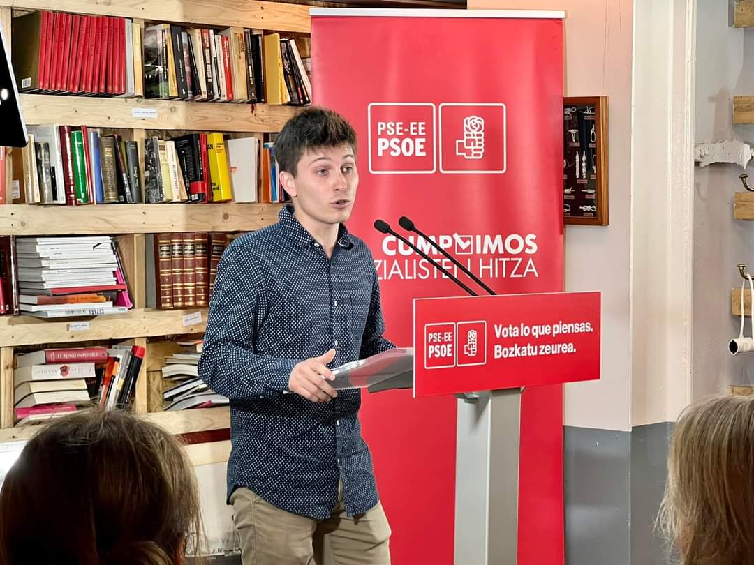 jsbizkaia's tweet photo. Queremos más empleo digno, más vivienda asequible, más ecologismo, más igualdad, más becas... #QueremosMás Socialismo los próximos 4 años‼️‼️

Lo hemos reivindicado hoy con las próximas Diputada General y alcaldesa de Bilbao, en #Zorrozaurre, en nuestro acto joven de campaña🌹💪🏽 https://t.co/wFLKXw0lT1