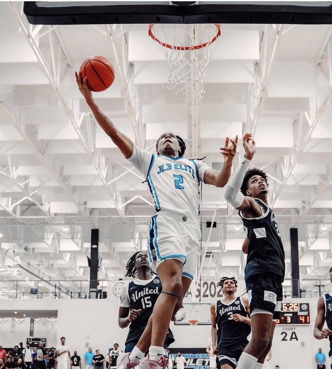 2024 6’3 PG Ashton Simmons (<a href="/JL3Elite/">JL3 Basketball</a>) does a very good job seeing the floor and creating open opportunities for shooters. Controls the pace, defends well, and showed a good touch from outside. His impact on the game goes beyond scoring, he does a lot of things on or off the ball