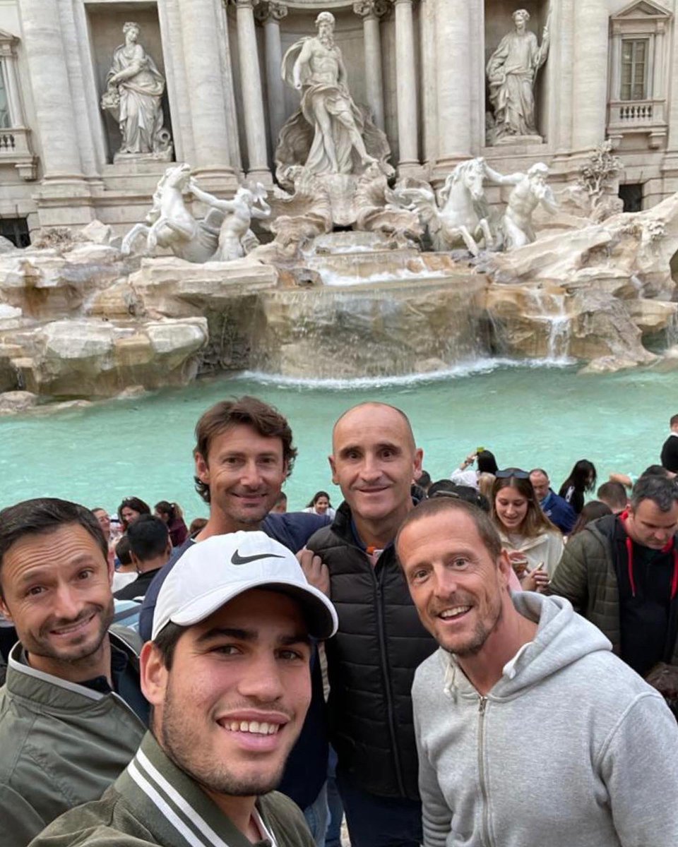 carlosalcaraz's tweet photo. 📸😍🙌🏻🇮🇹 https://t.co/KNYbK5EK1x