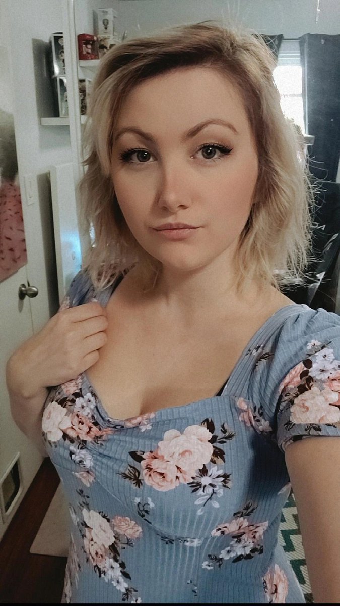 VicPopsttv's tweet photo. I got a new dress and I LOVE IT https://t.co/LmcwrsnvOw