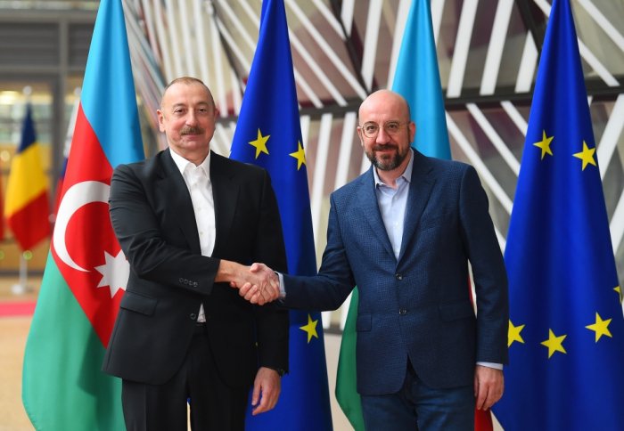 Le @presidentaz et le président du #Conseileuropéen @eucopresident s'entretiennent à #Bruxelles -  Photos
fr.azvision.az/news/125246/ne…

#Azerbaijan @AzMissionCoE @AzerbaijanMFA