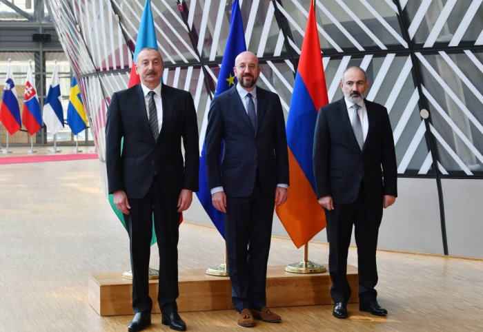 #Bruxelles : Entretien du @presidentaz avec le président du #Conseileuropéen @eucopresident et le premier ministre #arménien -  Photos  

 fr.azvision.az/news/125249/ne…
#Azerbaijan #Armenia @AzMissionCoE
@AzerbaijanMFA