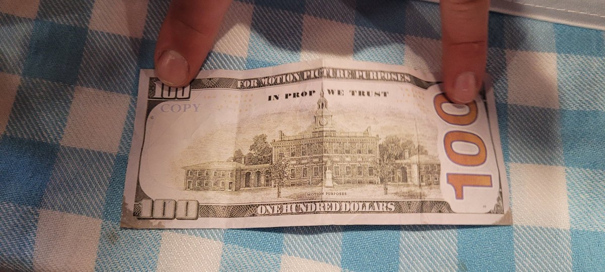 Hey YALL USING FAKE MONEY here in dealers den at FWA WTF. Dealers CHECK YOUR BILLS before accepting them!