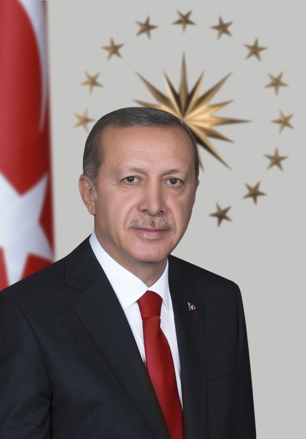 sarahArdogn's tweet photo. سيدي #رجب_طيب_اردوغان.. هم ينتظرون هزيمتك بزجاجات الخمر ونحن ننتظر فوزك بتكبيرات المآذن #الانتخابات_التركية2023 🥰🇹🇷 https://t.co/icez294sMG