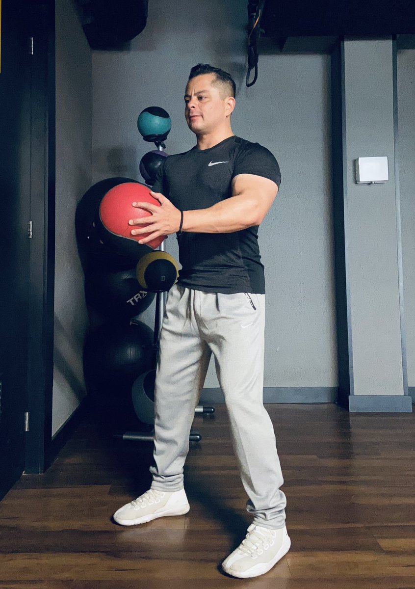 Celebra tus propias victorias, porque nadie más entiende lo que te costo conquistarlas. 
#Gym #SinDetenerse