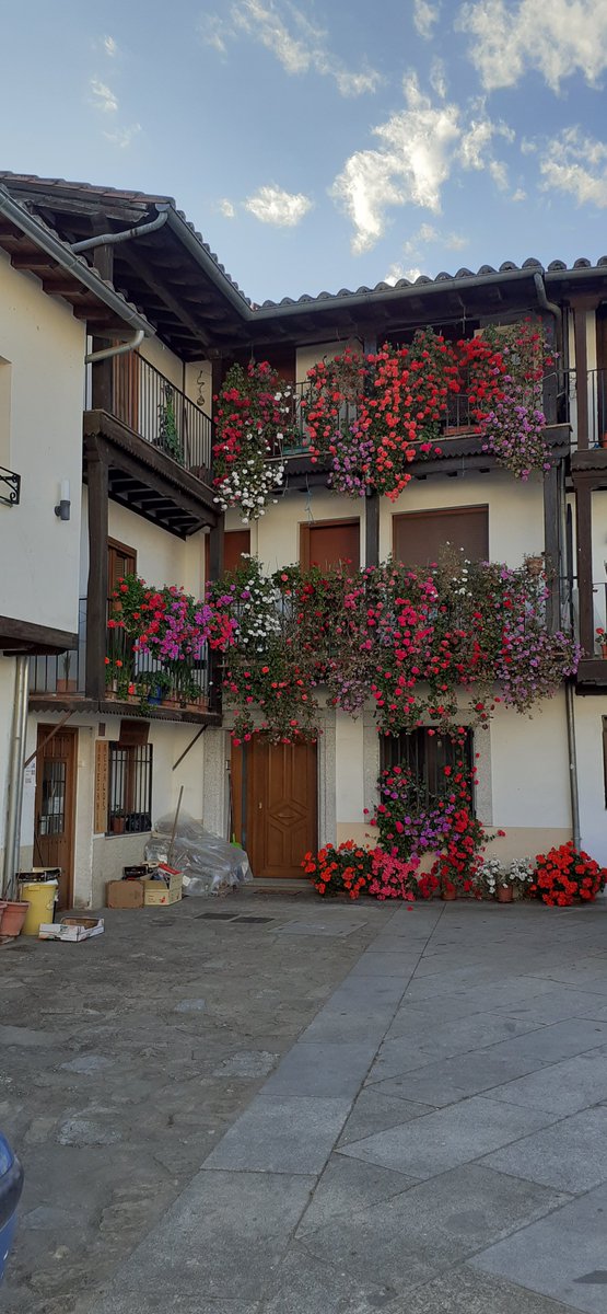 Sunday in Montemayor del Río