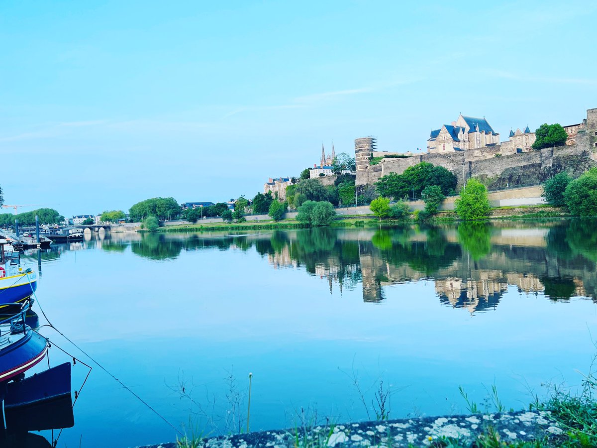ھغه  د غــرہ  لمن  او زیړ  مازیګر🌱 

خوښه دې ندہ چی نن بیا لاړ شو🥀

AD IL👑
<a href="/Angers/">Ville d'Angers</a>