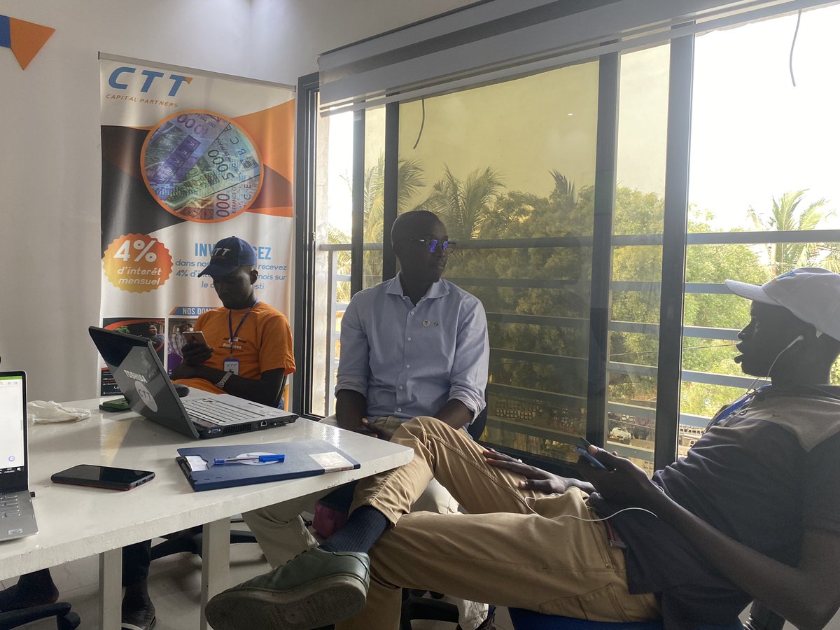 Cheikhtraa's tweet photo. Pour promouvoir l'inclusion financière, de nombreuses initiatives ont été mises en place à travers le monde. Cela inclut l'expansion des services bancaires mobiles, qui permettent aux personnes d'accéder aux services financiers via leur téléphone portable .
#Economie #Inclusion https://t.co/mGCKhsAMGa