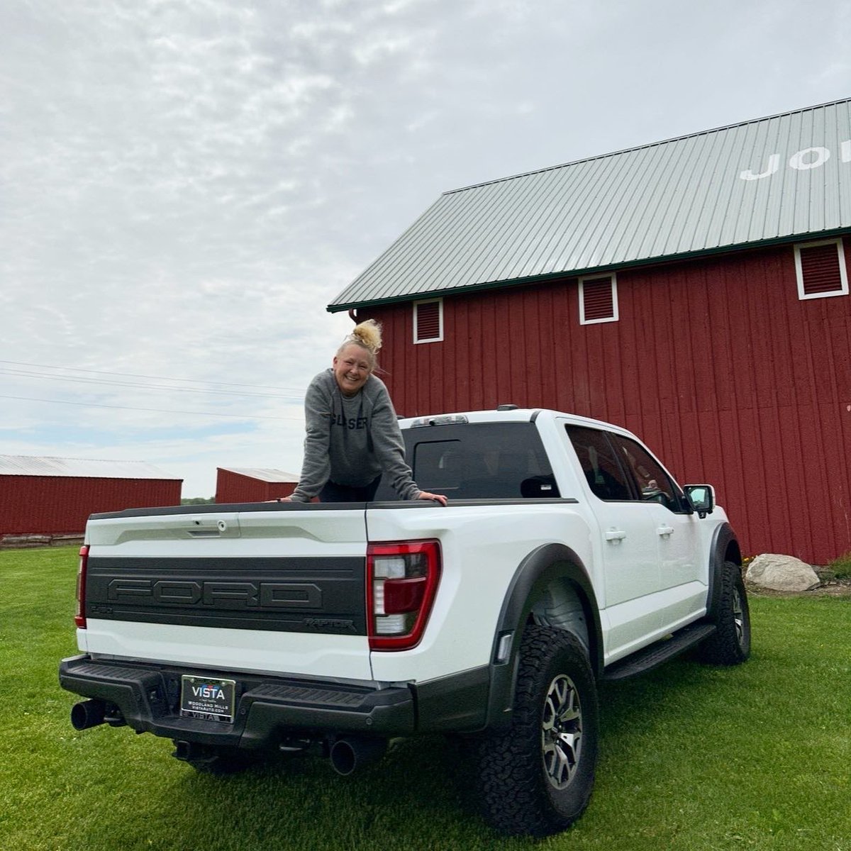 JordynJonesRT's tweet photo. RT @JJJordynJones: "bought mom a truck for Mother’s Day #Raptor https://t.co/lReOO8s2Jl" #jordynjones