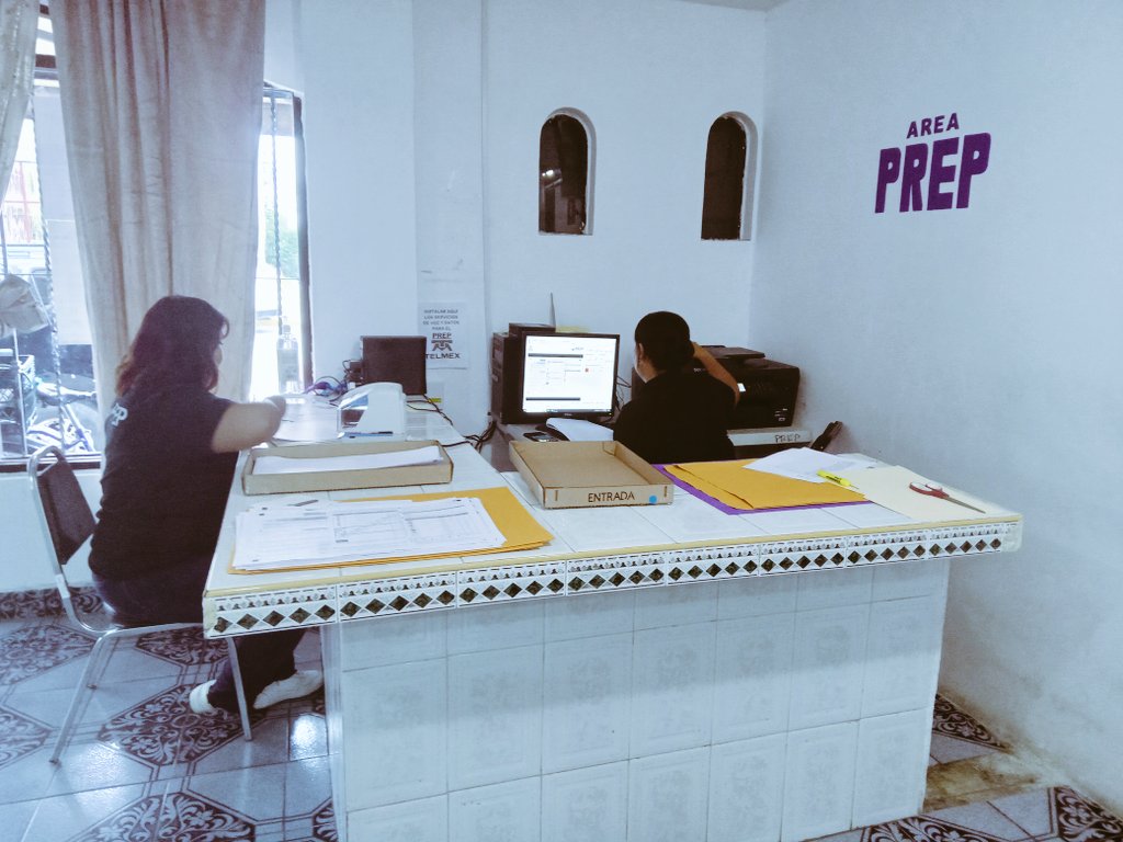 CM_Frontera's tweet photo. En este momento se lleva a cabo el primer simulacro PREP por parte del personal encargado de digitalizar y acopiar las actas correspondientes una vez concluida la Jornada Electoral este próximo 4 de Junio. https://t.co/onGasvPqsR