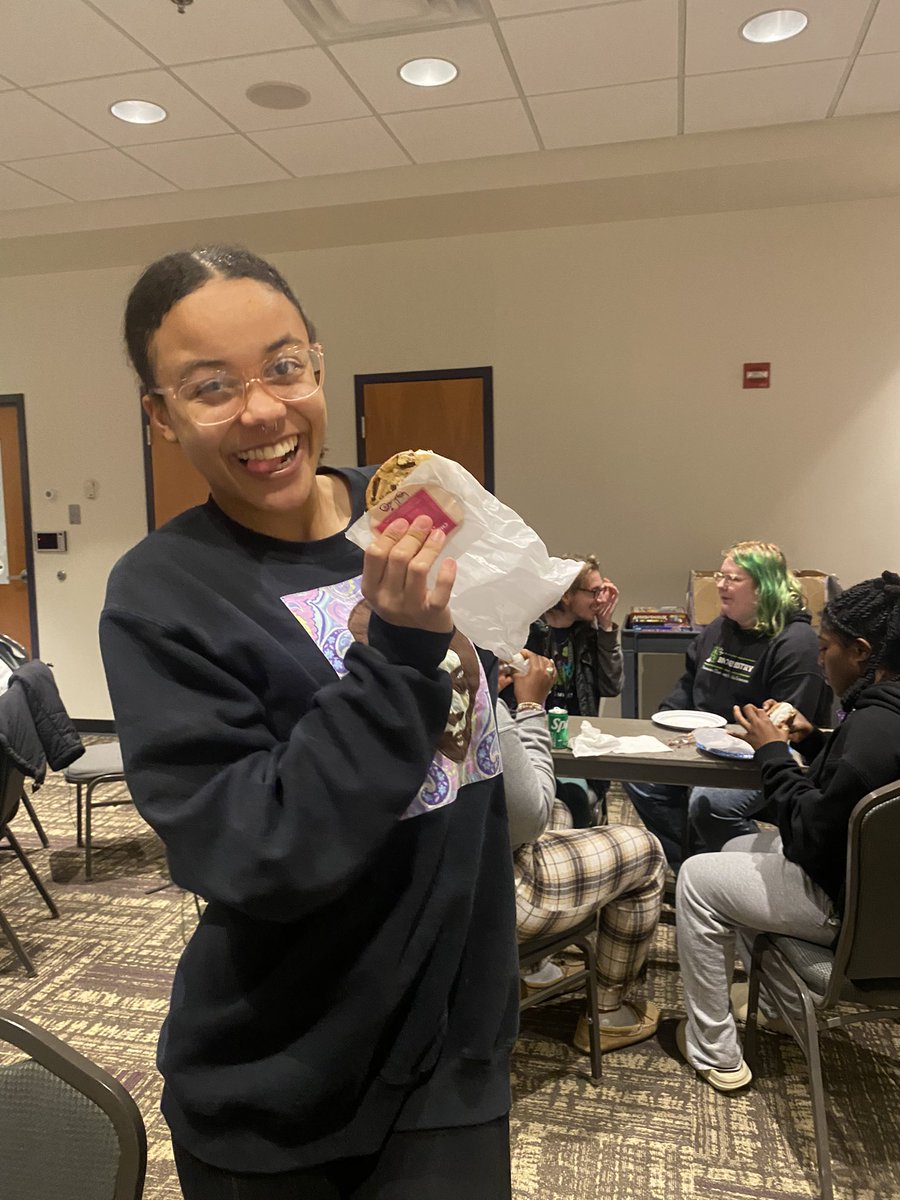 BSUatStevenson's tweet photo. Thank you to everyone that came out to our Study Break meeting! We hope that your finals went well &amp; that you have a great summer🌞 See you all in the fall!!! https://t.co/WMtYOx5EPc