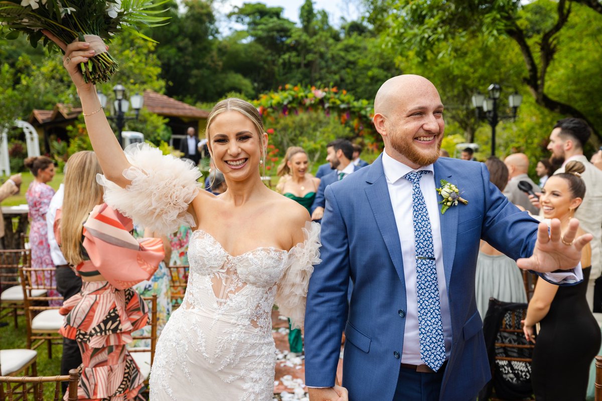 A year ago we were tying the knot! Happy anniversary <a href="/alexbeadon/">Alex Beadon</a>💚