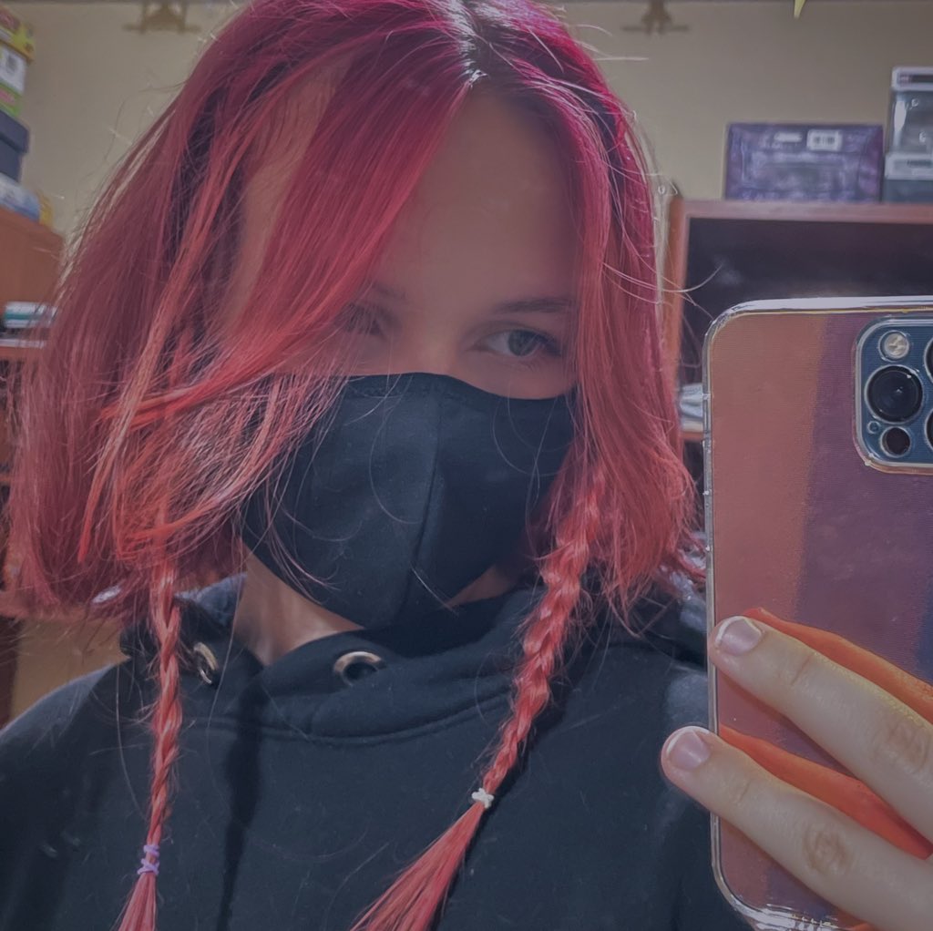 Allexpll's tweet photo. Бля, наверное, нужно выложить анкетку..
-He/She
-istj
-Собираю гарем из Никит
-Люблю сладости
-Аниме, k-pop
-Фу, она курит
-Меломан-меланхолик 
-🧐 https://t.co/r3hKiFuY5a