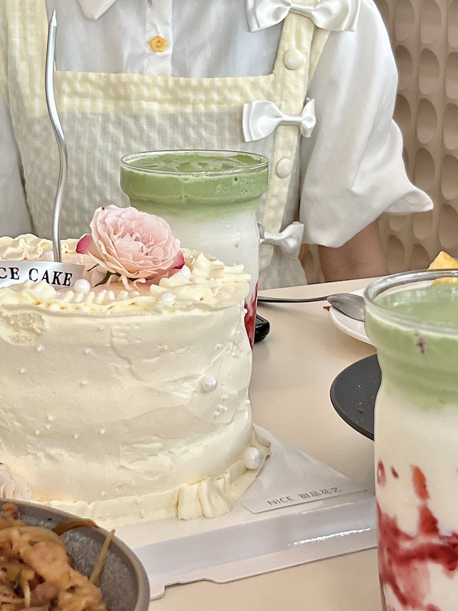 HeatherRoney8's tweet photo. 📷🎂 https://t.co/tnHF6A7Rw7