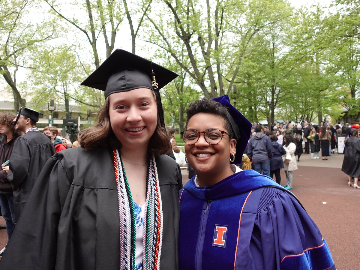 helenrob's tweet photo. Lake Forest Class of 2023 #lfgrad2023 https://t.co/ElIOddL13t