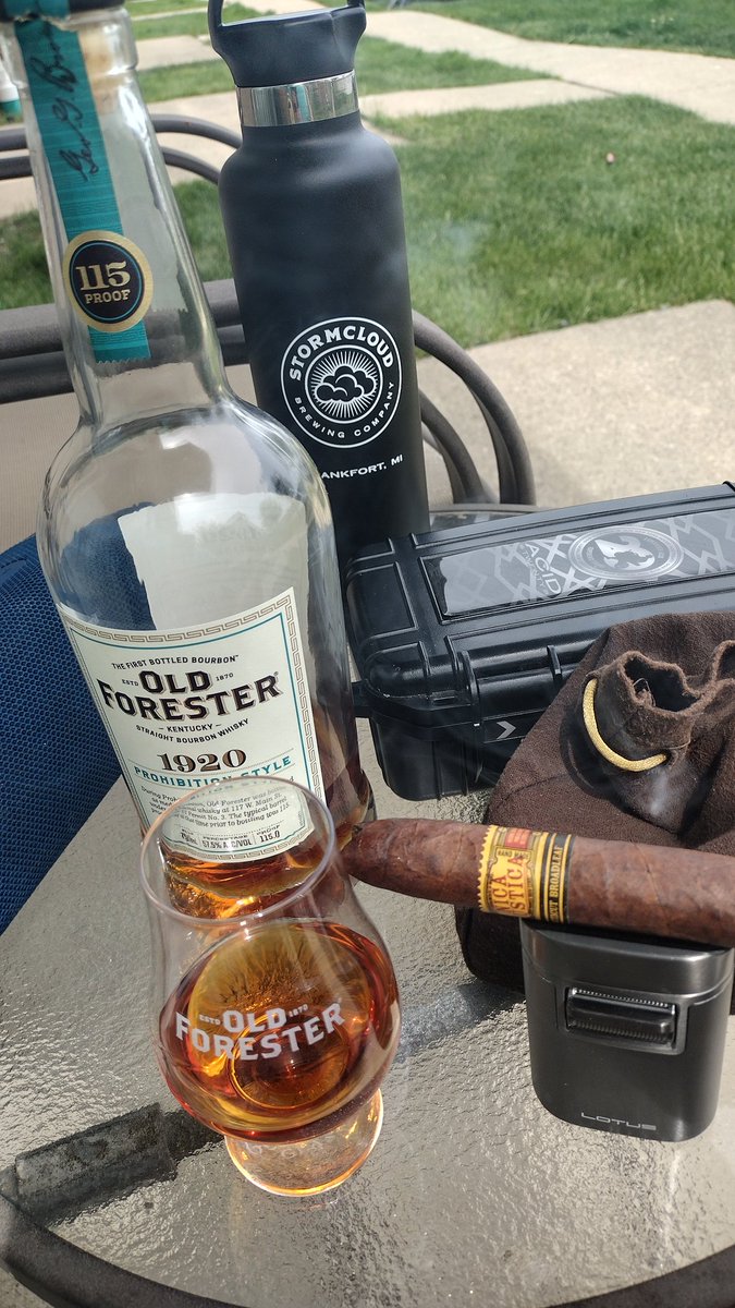 BillyWittenberg's tweet photo. Enjoying a beautiful spring day. #HappyMothersDay https://t.co/ZcNQ18A8vr