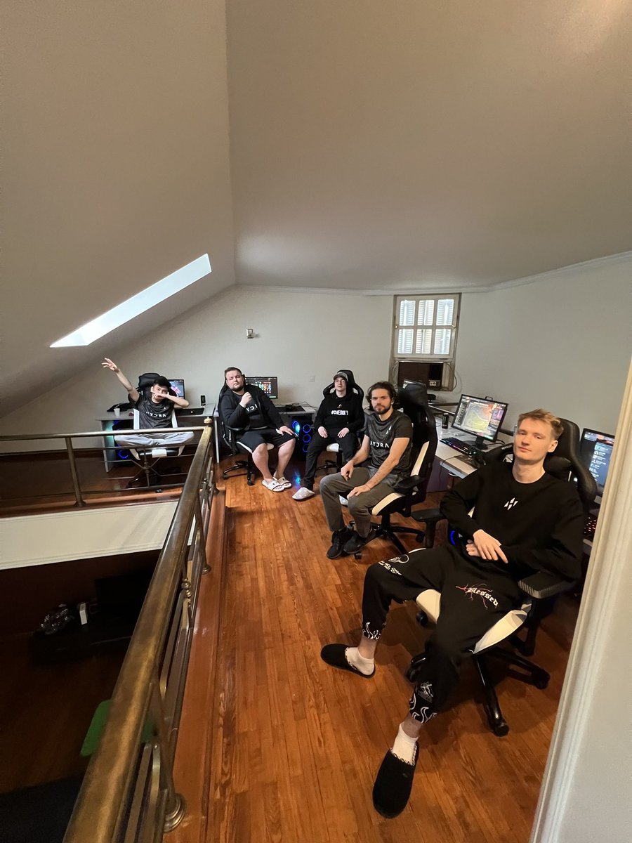 eCampBelgrade's tweet photo. First time Hydra esports bootcamping with their #Dota2 Team to prepare for the upcoming #DPCEEU !

We wish the good luck! Let’s go #HydraEsports! https://t.co/ttgBvCFiUK