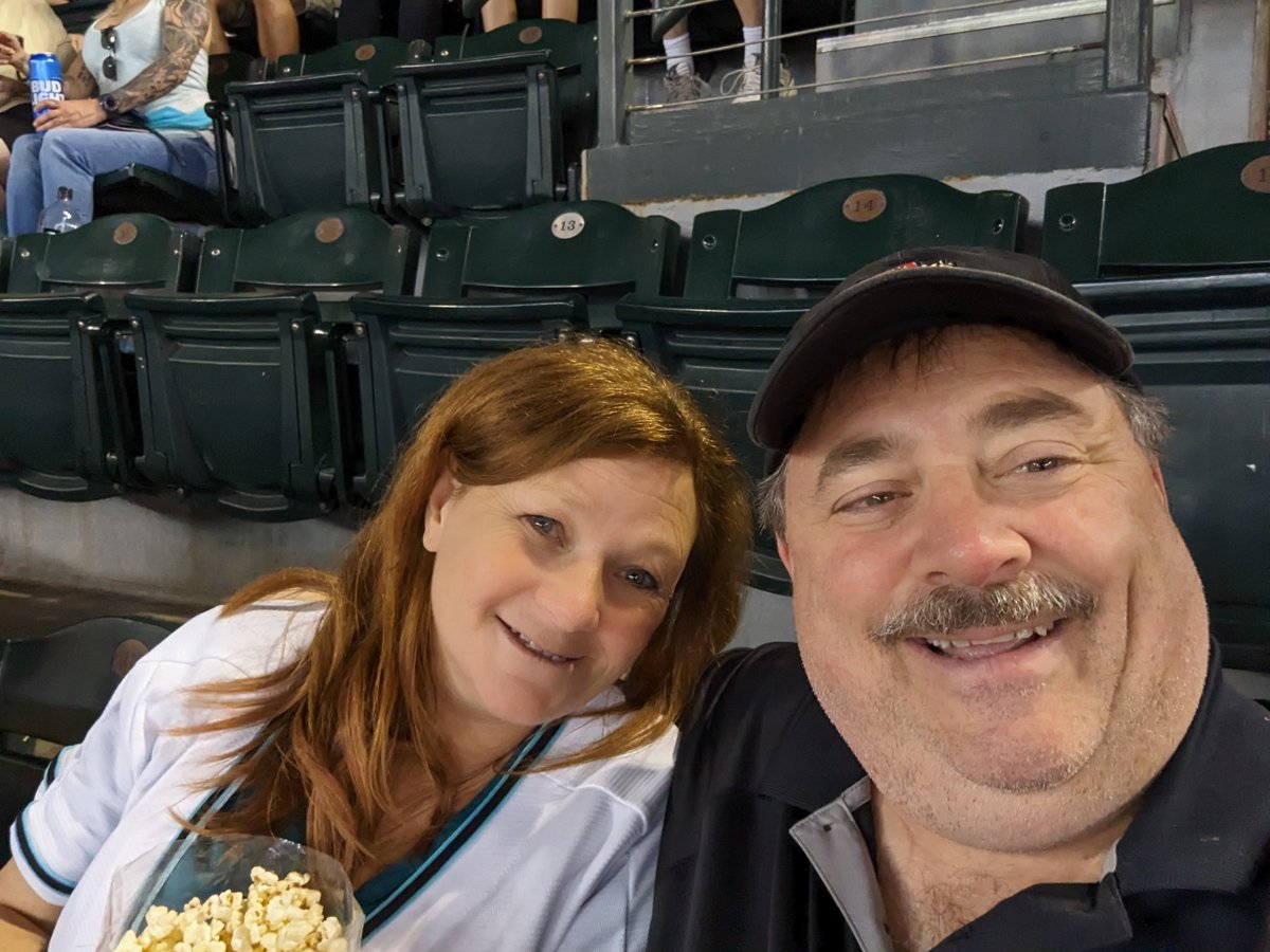 Almed3's tweet photo. Happy Mother's Day to my inspirational wife #Whatafan #Dbacks https://t.co/R3cS48Kujb