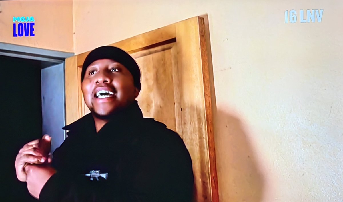 mbali_ndlela's tweet photo. Dear @MojaLoveTv,

We would like #Sizokthola to play for an hour like two weeks ago. This is the content we want to see. Xolani and his team deserve more air time for the hard work they do and dangers they face to clean our streets of drugs.🇿🇦 https://t.co/z8sNgPrnNO