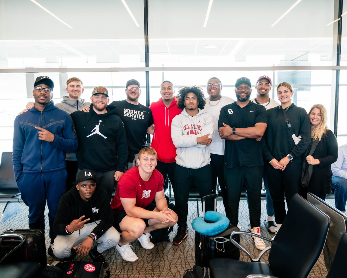 Norman ✈️ South Africa 

Safe travels to our guys traveling to South Africa for a 10-day study abroad/service trip! 

#SOULmission | #OUDNA