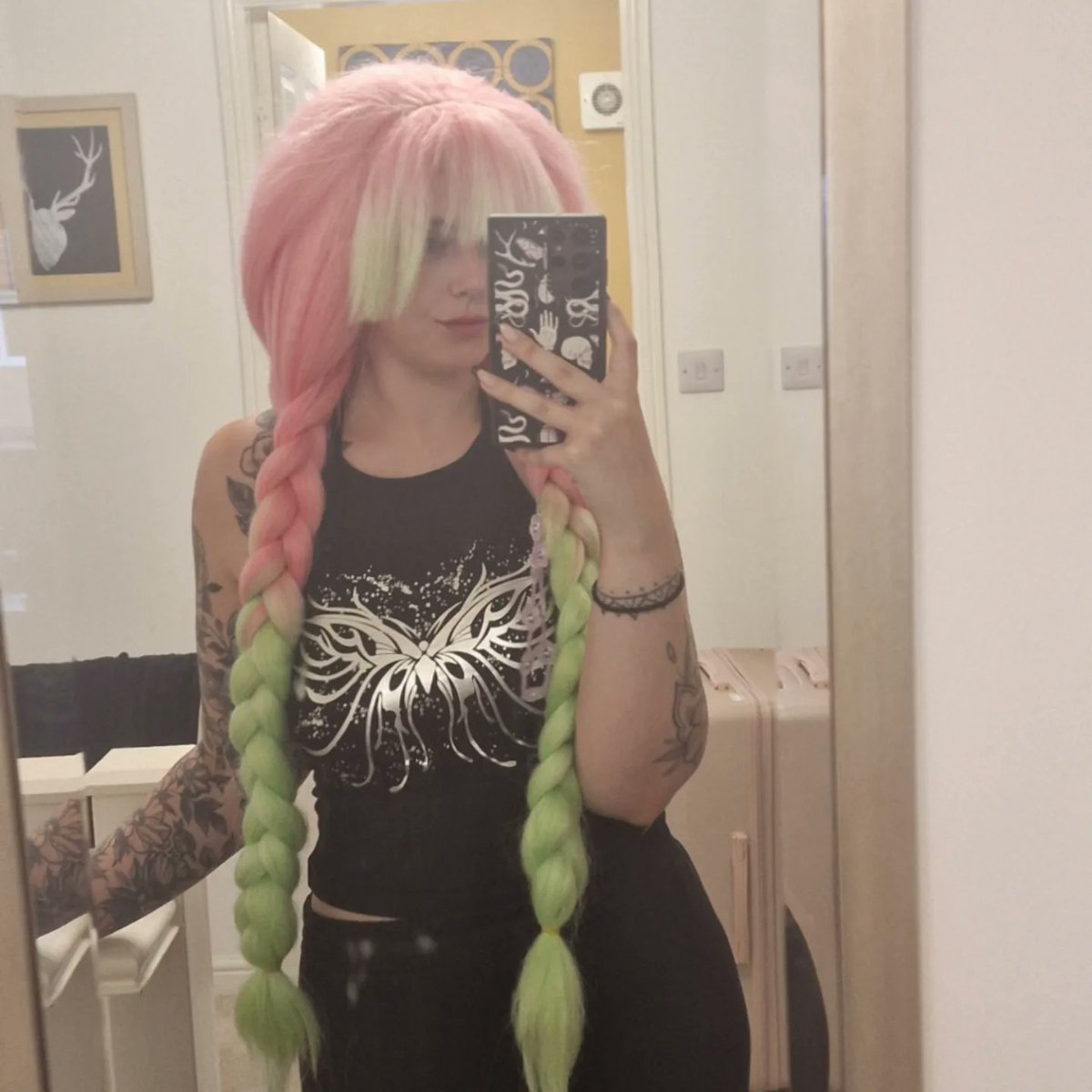 Enkeli___'s tweet photo. It's been a while twitter...here are some wigs I styled today for MCM London this month.
Mitsuri Kanroji, 2B and Pink Mercy (almost done). https://t.co/eQWjRjITG5