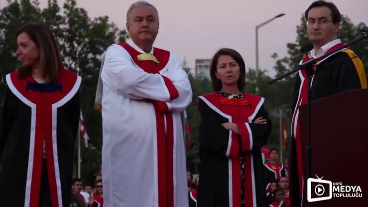 ElfbaseNFT's tweet photo. AKP’li Cumhurbaşkanı Erdoğan gidince Erdoğan’ın atadığı kayyum rektör Verşan Kök de gidecek mi? 
#bitti #2023secim https://t.co/n95sKhrK8T