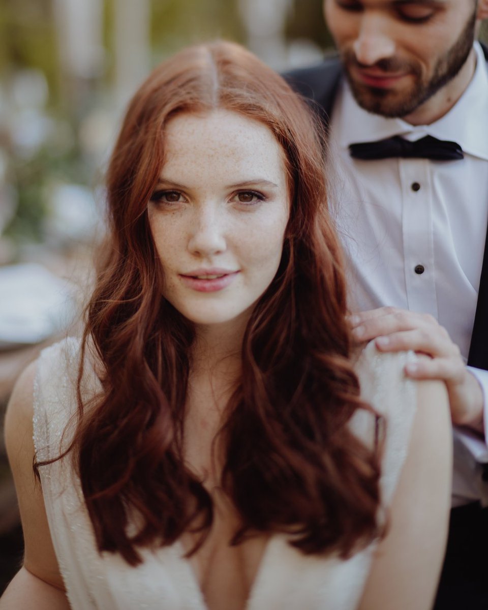 A portrait captures not just the image of a person, but the essence of their soul. Through the lens, we see the beauty and depth of each individual, and their unique story shines through.

#portrait #weddingphotography #wedding #vanessaandivo