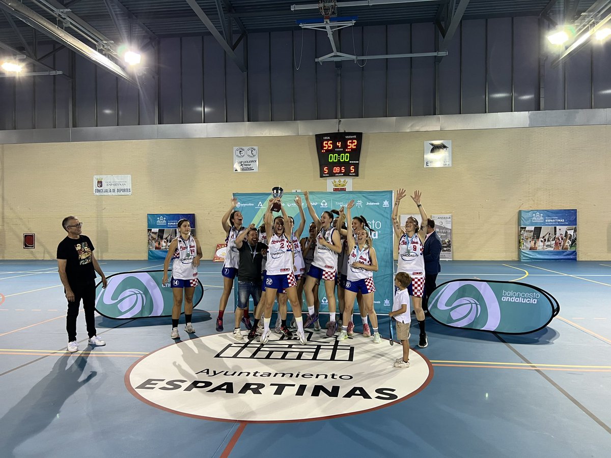 espartinas's tweet photo. 🤍💙 No pudo ser @BaloncestoCDAS 

Pero para nosotr@s sois nuestras campeonas. 

Enhorabuena a @CDClaretSev 

#Espartinas #EspartedeTi #BaloncestoFemenino https://t.co/xbI70HvOGd