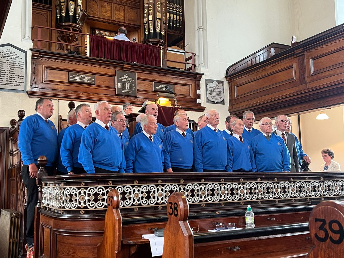 Hyfryd i gymryd rhan yn Cymanfa Ganu Annibynwyr Llambed a'r cylch heddiw. Diolch <a href="/Winwns/">Shân Jones</a> am y lluniau.