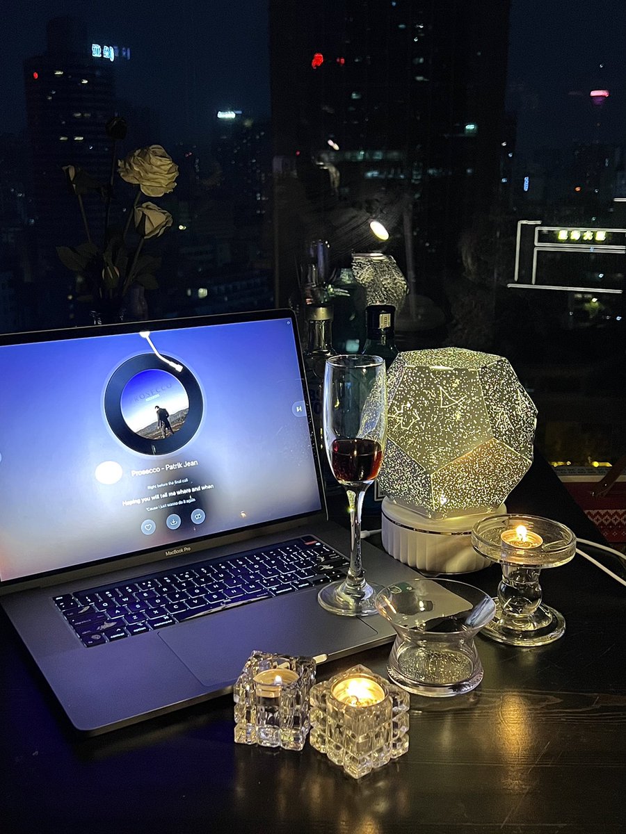 lenisulastrie's tweet image. Long daylight and cool night breeze，We went into the night sea to salvage the lost stars
#Tonightforaglassofmicrobrew
#NotesInspiration