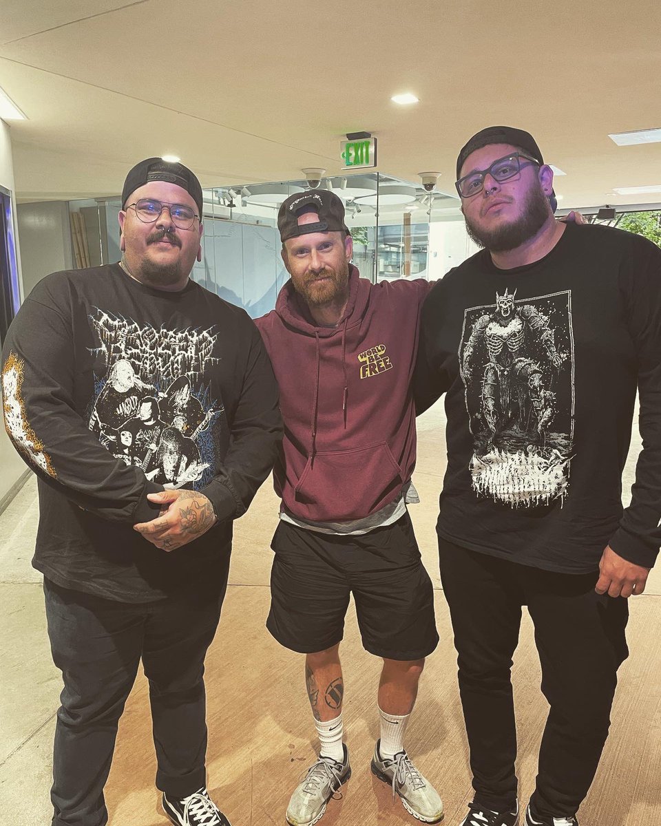 vulgarxmischief's tweet image. Hitting the elevators in the parking garage heading to the venue we run into Nick from @terrorhardcore 🤝🏼