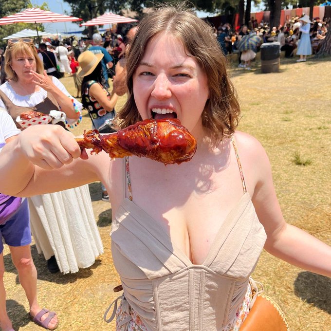 I&rsquo;m am your mother!! You will feed ME today 🍗 https://t.co/xsTVbU3TaI<a href="/tag/mvsales"class="tags"><span>#mvsales</span></a>