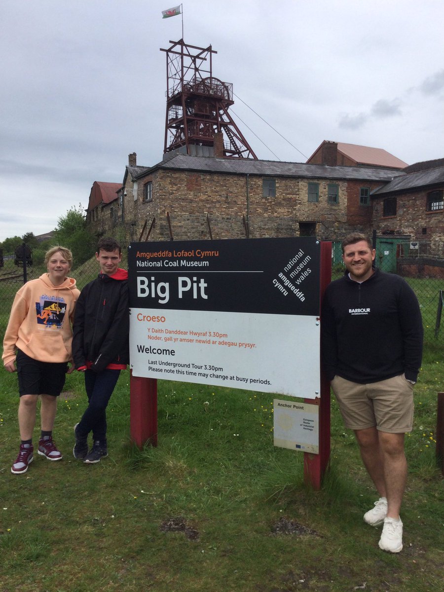 Kingswood House tweet media