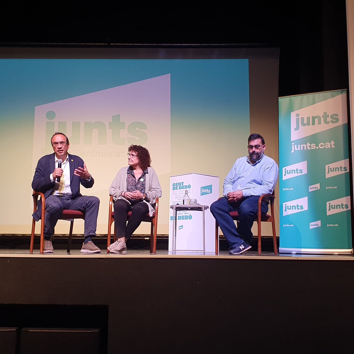 JxSentmenat's tweet photo. Dia molt intens! per @NuriaColome
Mati: Presentació de Programa i Llista de Candidatura 🗳️ amb @joseprull
Tarda: Debat Electoral 📢 a #Sentmenat #Sentmenat28M
#juntspersentmenat
#estimemsentmenat
@JuntsXCat @JuntsComVOCCsbd https://t.co/t4zfPdVh7A
