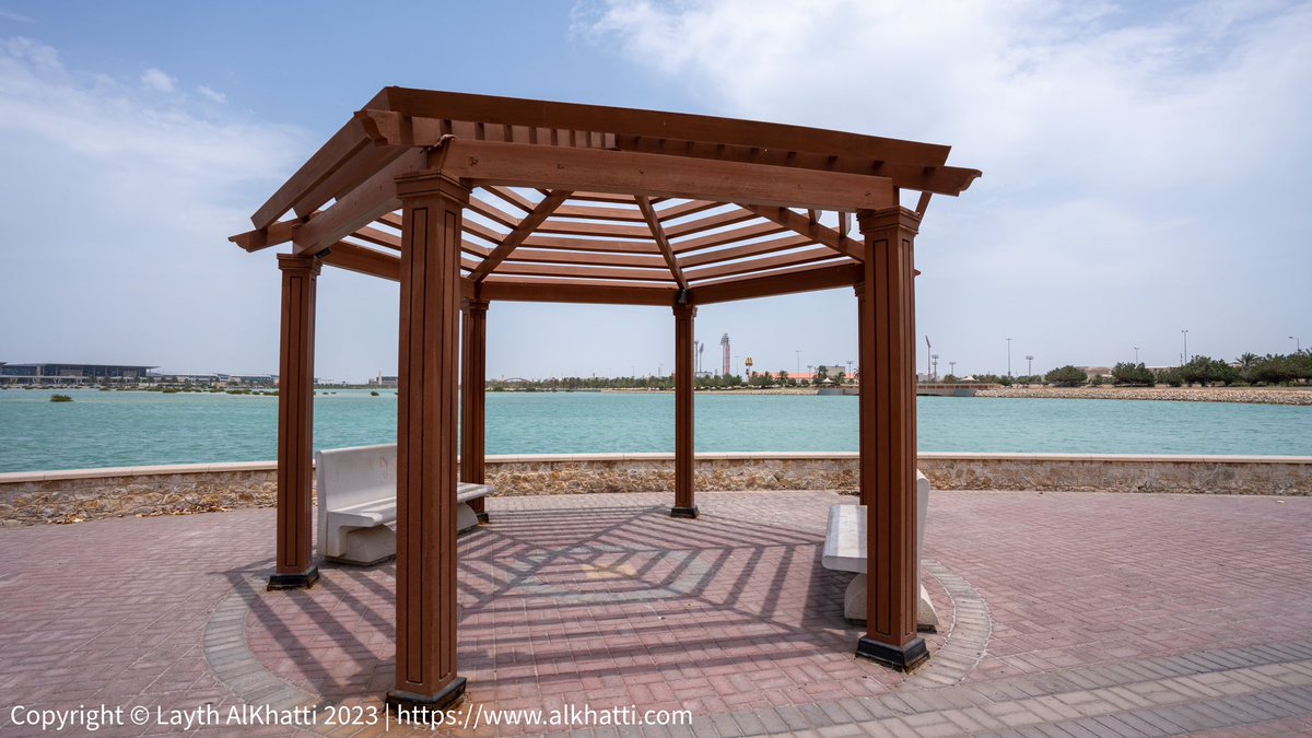 LaythCN's tweet photo. Lots of sunshine and fun in Bahrain today. 

Pictures taken with my #sonya7iv #sonyalpha #tamron1728mm

#park #wideanglephotography #sunshine #sky #clouds #photographer #Bahrain https://t.co/LYHbHaeozd