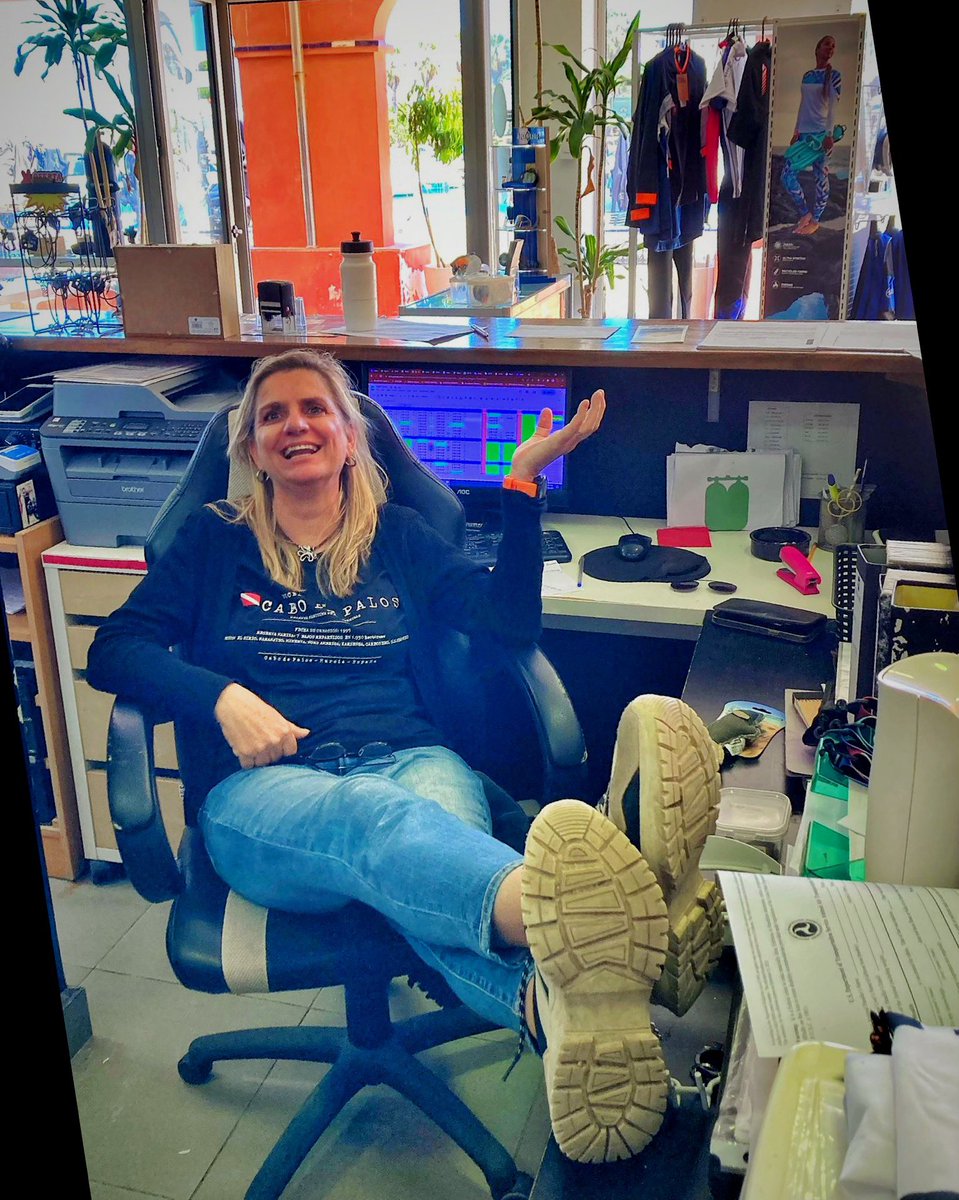 Scubabren67's tweet photo. A new office on the other side of the world #mangamar https://t.co/0qExo1G2EU