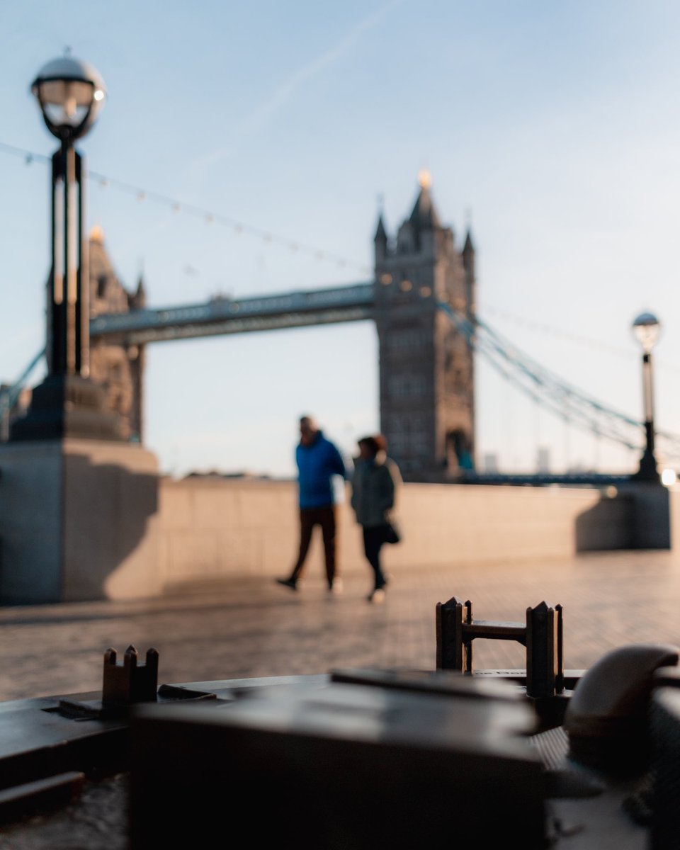 Some more tales from the riverbank 

#streetphotography 
#London
@TowerBridge 
@streetphotogldn 
@urban_addicts