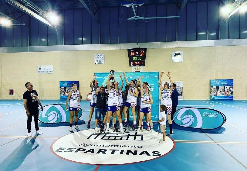 BaloncestoCDAS's tweet photo. SUBCAMPEONISIMAS!!!!
🏆🏆🏆🏆🏆🏆

Dar la enhorabuena a @cdclaretsevilla por su victoria

Y dar las gracias a esa pedazo de afición, @fab.sevilla y @ayuntamientodeespartinas 
 
Gracias a nuestros patrocinadores https://t.co/8mydsL9bZ3