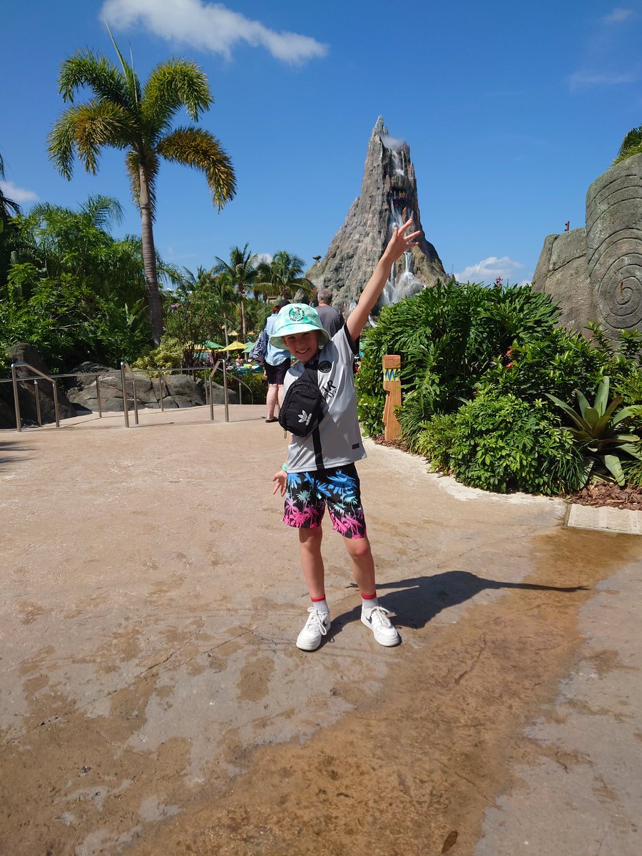 AndrewW82369749's tweet photo. My little boy has turned 8 and what a way to spend it at #volcanobay https://t.co/Rs7hddBHKP