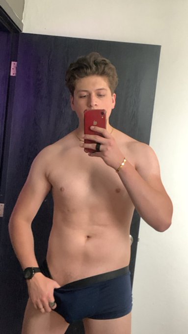 hace calor o estoy caliente ? 🥵 https://t.co/SgouNxZNAY https://t.co/n4TZc2HX5O<a href="/tag/nuevafotodeperfil"class="tags"><span>#nuevafotodeperfil</span></a>
